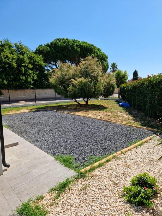 Havre De Paix Jardin Parking Proche Du Bord De Mer Сен Мари ла Мер Екстериор снимка